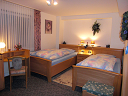Doppelzimmer im Gasthaus und Hotel Nienaber in Oelde für Hotelgäste, Busreisen, Monteure, Außendienstmitarbeiter